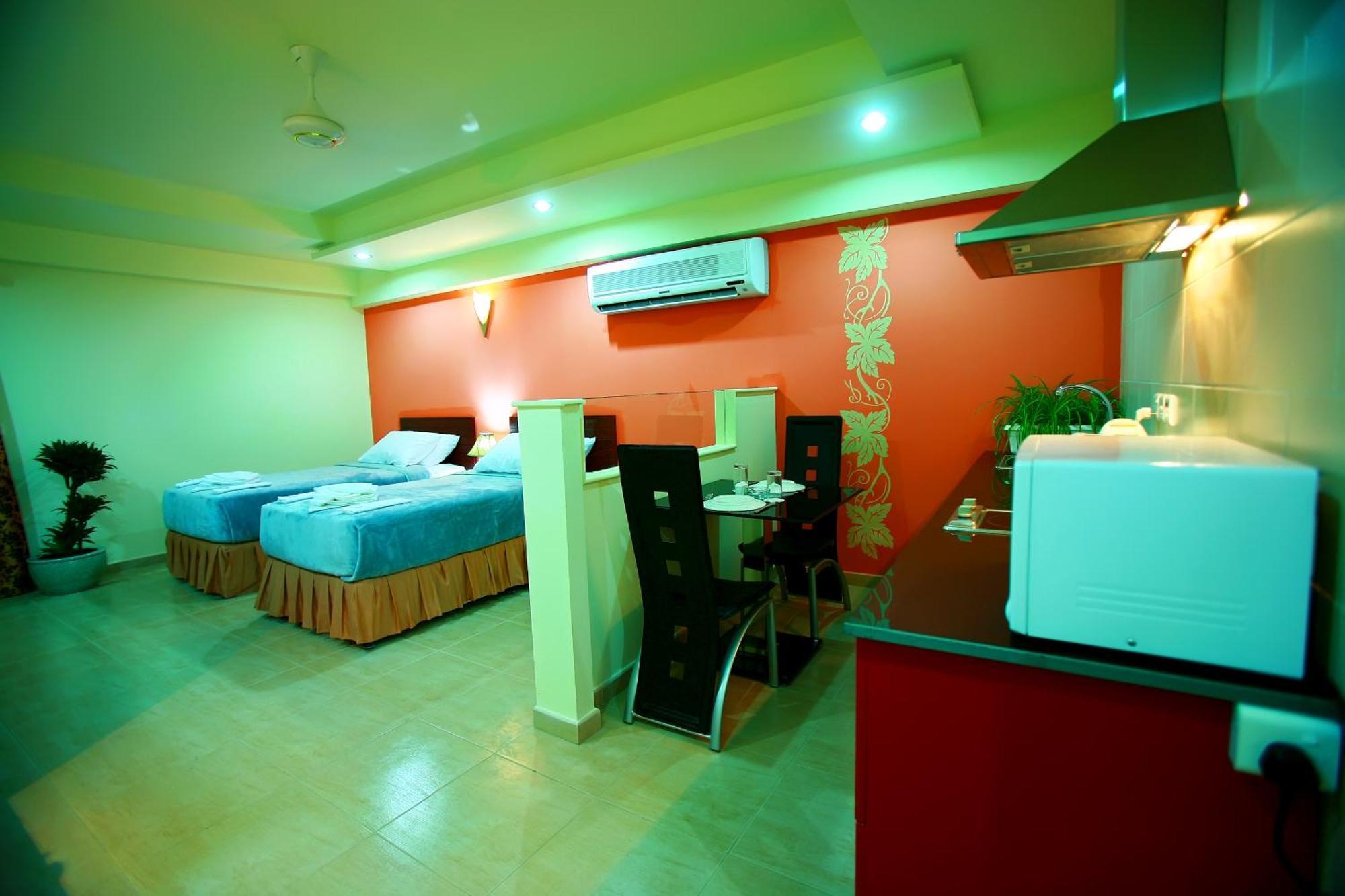 Johny International Hotel Маскат Екстериор снимка